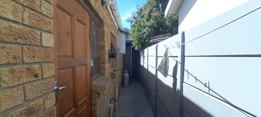 To Let 2 Bedroom Property for Rent in Jagtershof Western Cape